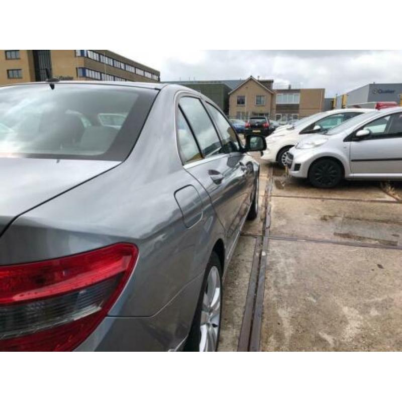 Mercedes-Benz C-klasse 180 K Avantgarde Bj.2008 / groot navi