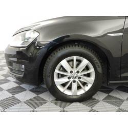 Volkswagen Golf 1.6 TDI BlueMotion Highline (pdc,LED,navi)