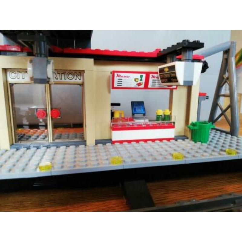 Lego trein station 60050 in nieuwstaat!