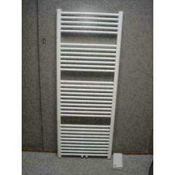 Design radiator 157 cm hoog x 60 cm breed in het wit met mid