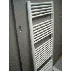 Design radiator 157 cm hoog x 60 cm breed in het wit met mid