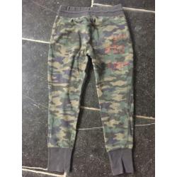 Jogging broek, camouflage van WE maat 140