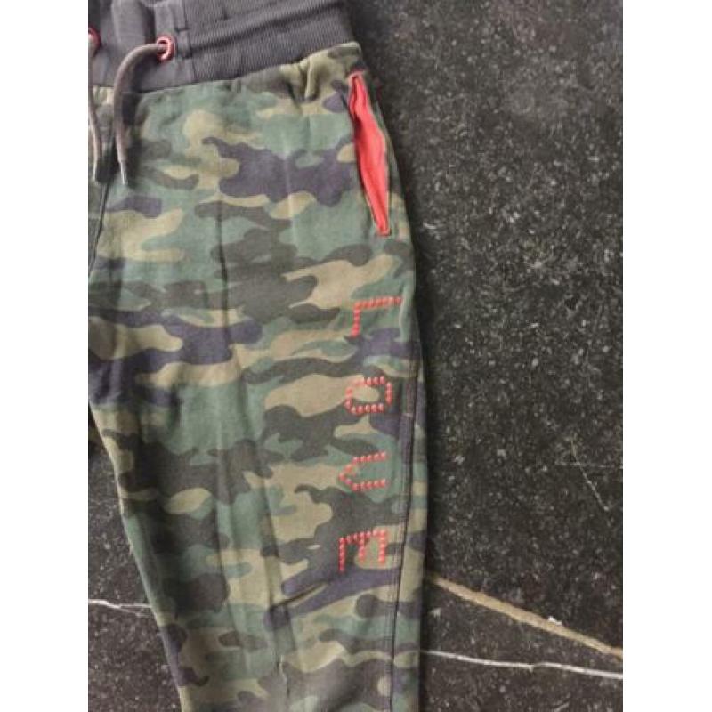 Jogging broek, camouflage van WE maat 140