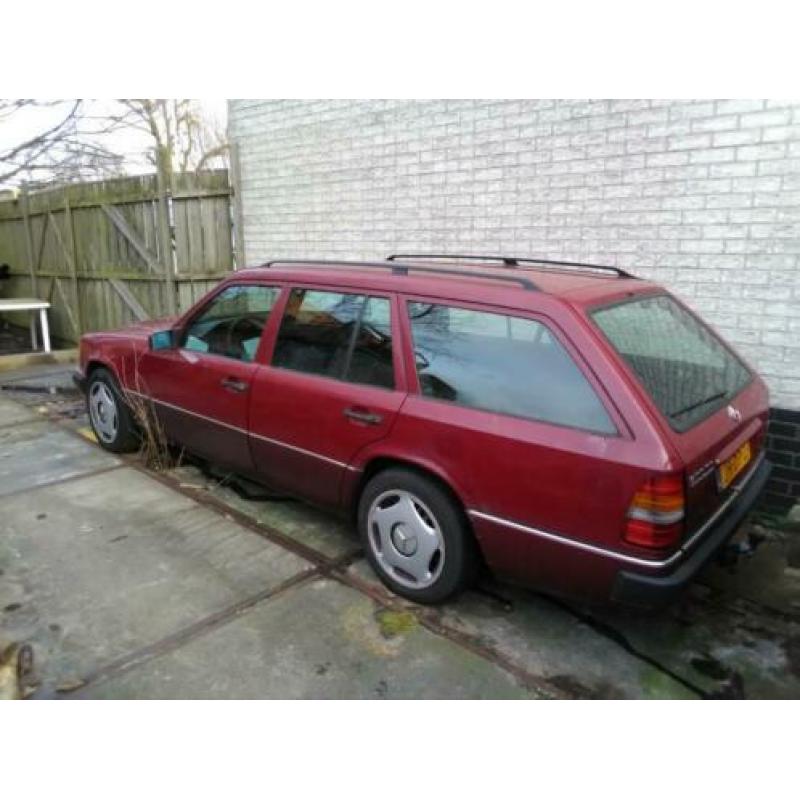 Mercedes 200 Td-i 1991 Rood