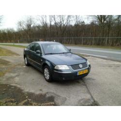 Volkswagen Passat 2.0 96KW 2003 Blauw Trekhaak Airco