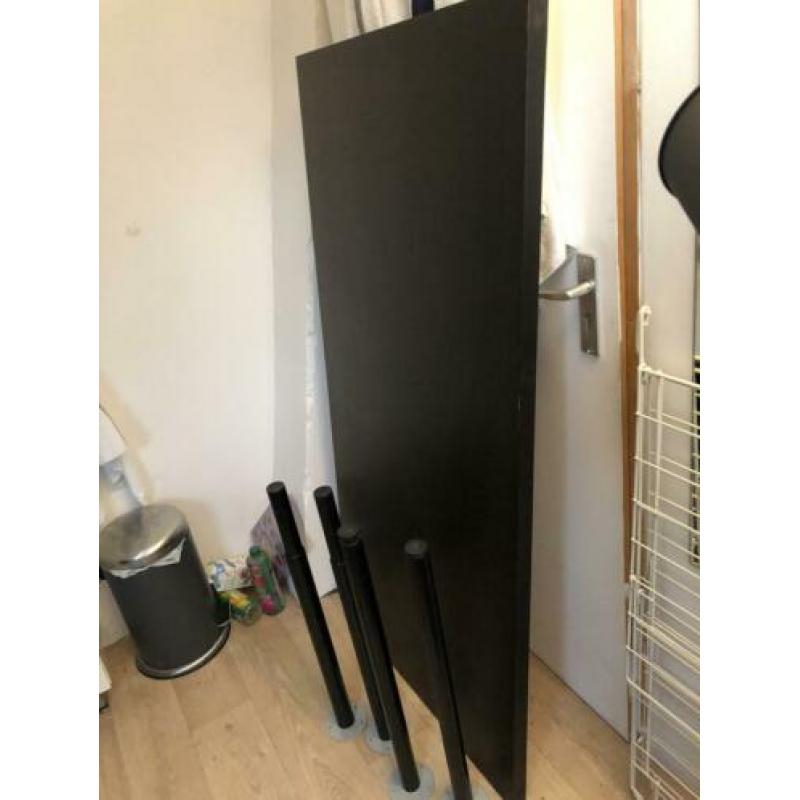 Ikea bureau met 4 verstelbare poten. 150cm bij 75cm