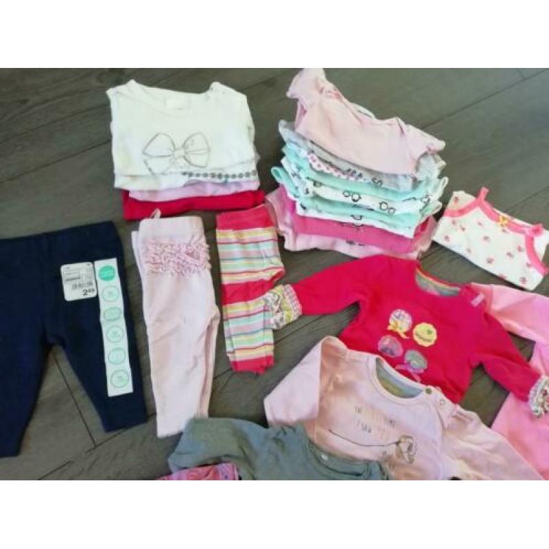 Babykleding meisje maat 56