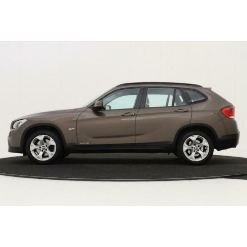 BMW X1 sDrive18i Executive | Clima | Cruise | Lichtmetaal |