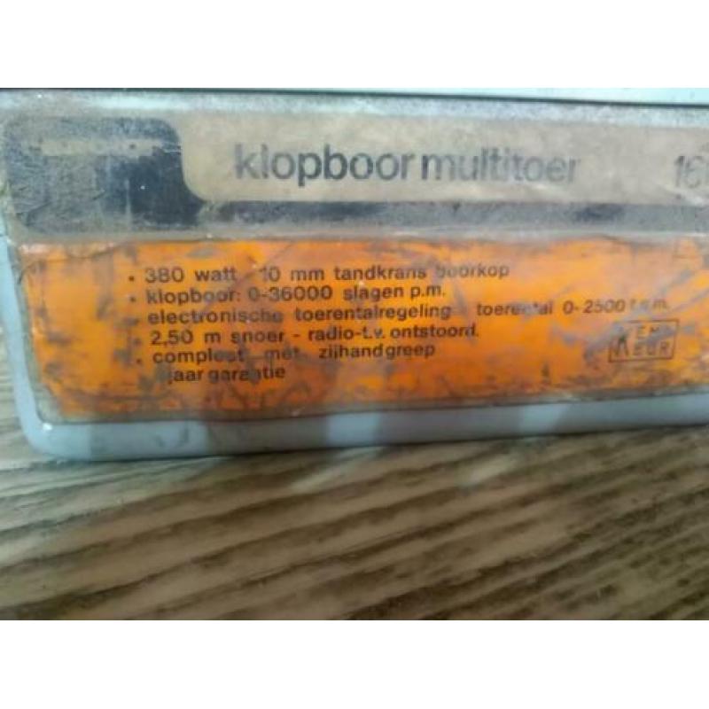 Klopboor machine