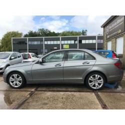 Mercedes-Benz C-klasse 180 K Avantgarde Bj.2008 / groot navi