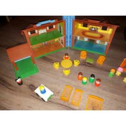 Vintage retro fisher price poppenhuis met extras