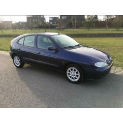 ? Renault Megane 1.4 16V Auth HB 2005 2002 Blauw