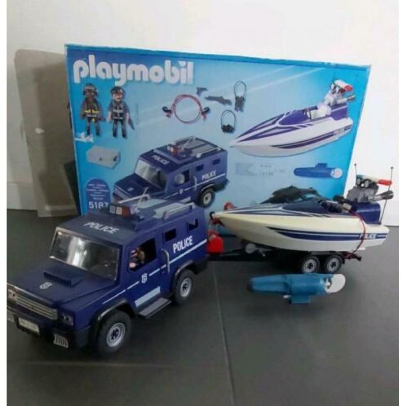 Playmobil politie auto + speedboot met werkende motor.