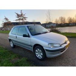 Peugeot 106 1.1 XR 3DR 2002 Grijs