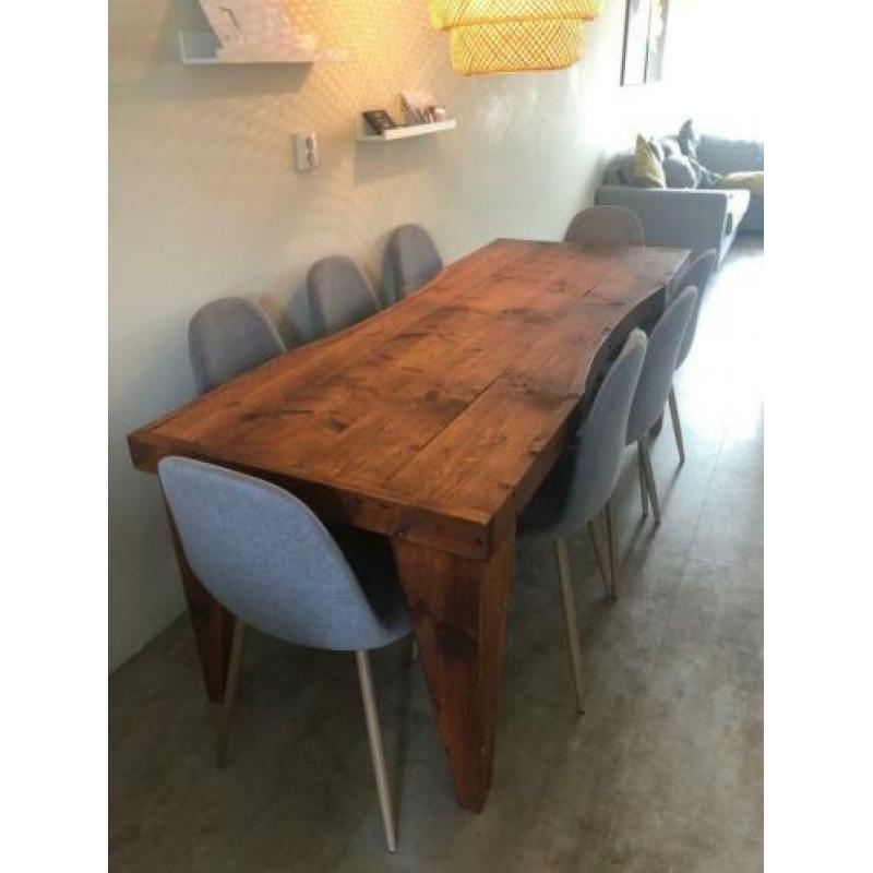 Handgemaakt houten eettafel