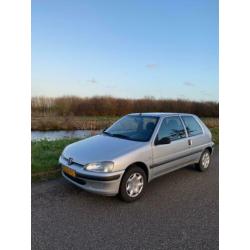 Peugeot 106 1.1 XR 3DR 2002 Grijs