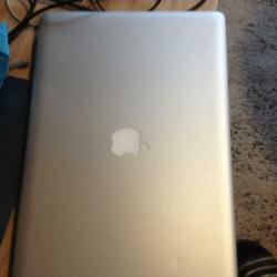 Apple laptop