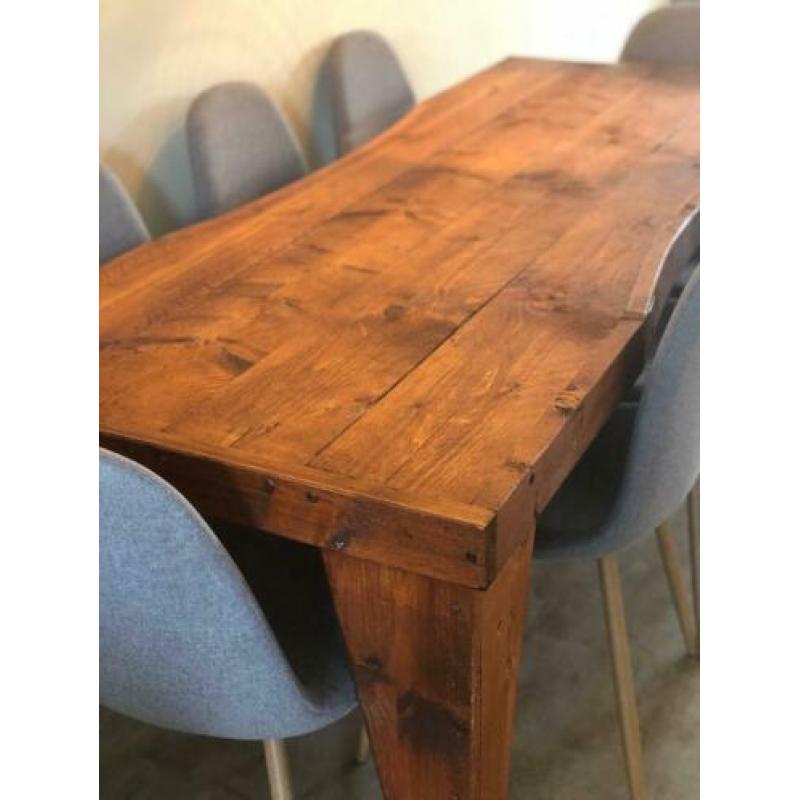 Handgemaakt houten eettafel