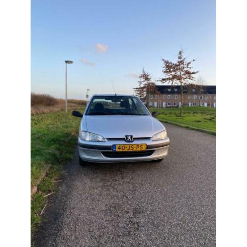 Peugeot 106 1.1 XR 3DR 2002 Grijs