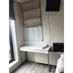 Wandplanken met whiteboard