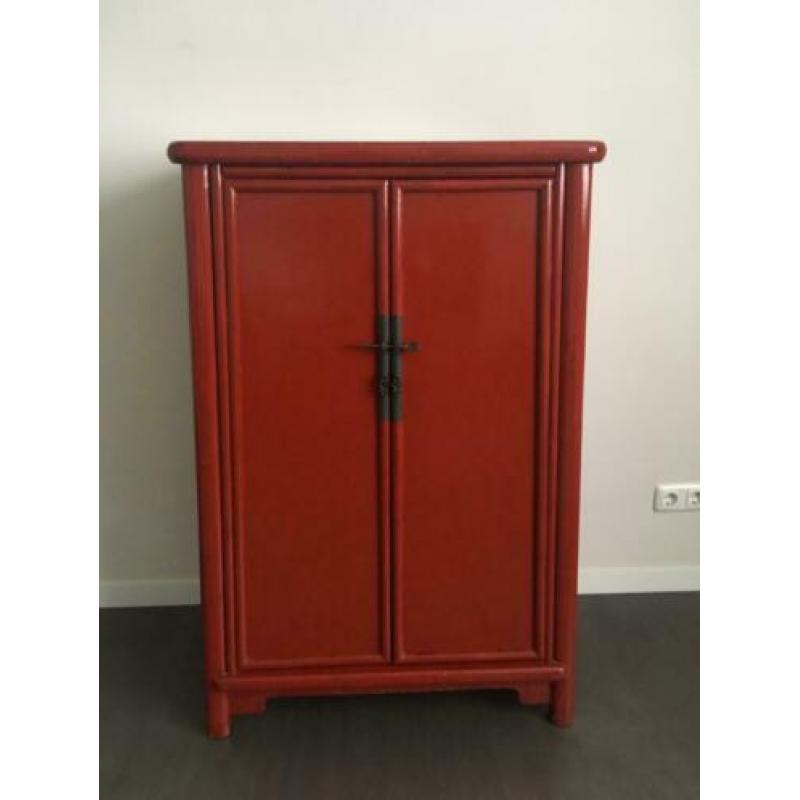 Antieke Chinese kast bordeaux-zwart