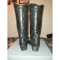 Hoge zwarte en leren westernboots maat 39