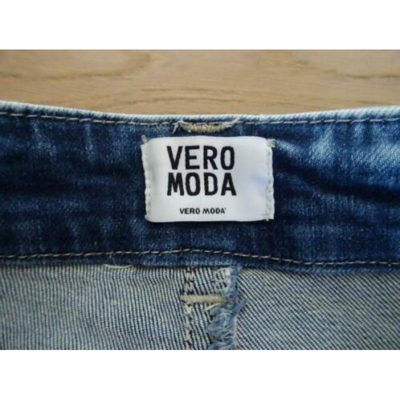 SUPERSALE !! VERO MODA maat W29, driekwart jeans broek.