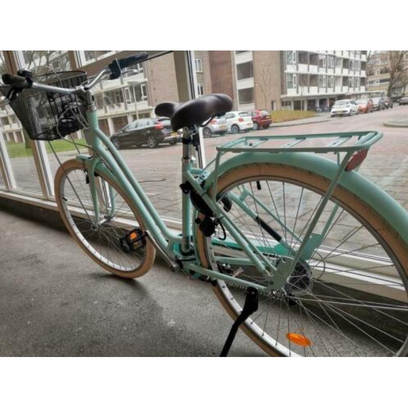 Mintgroene stadsfiets, 6 versnellingen. Praktisch nieuw..