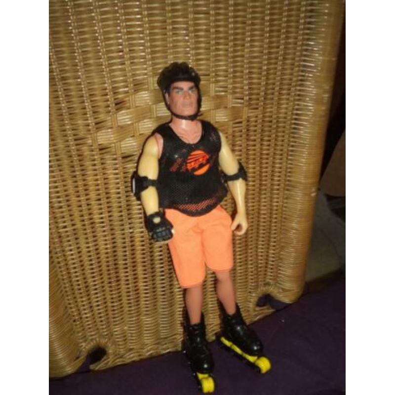 Action Man: Skater + Skeelers - 30cm