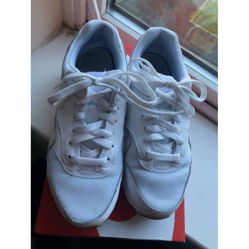 Witte Nike Air Max 1 maat 35,5