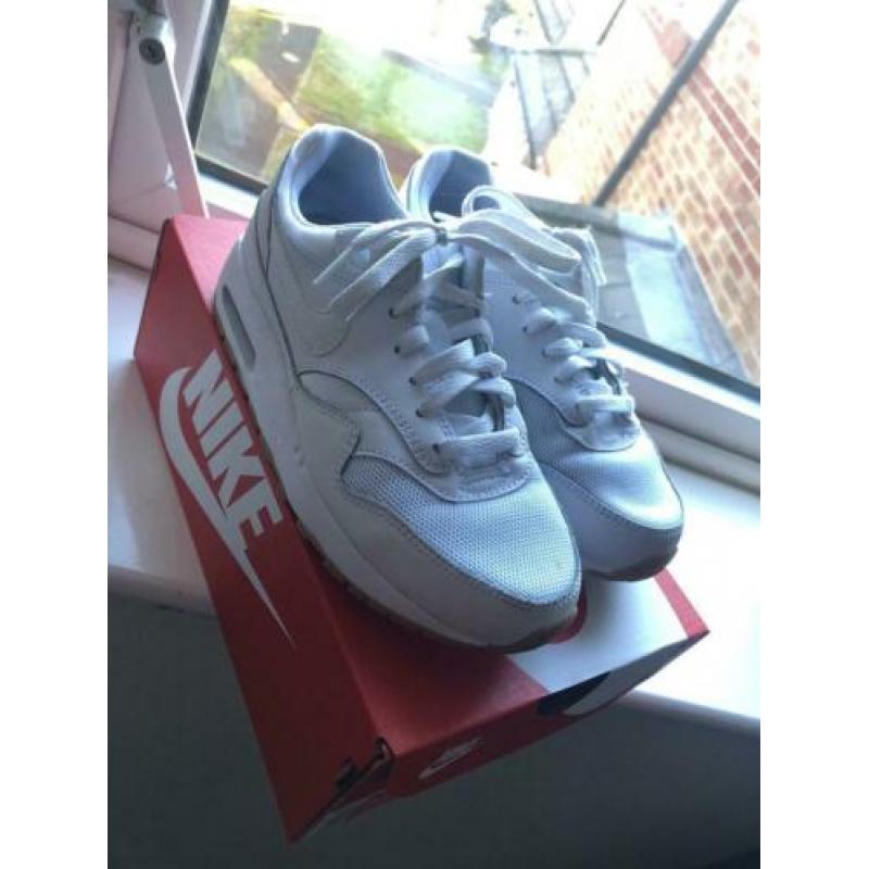 Witte Nike Air Max 1 maat 35,5