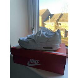 Witte Nike Air Max 1 maat 35,5