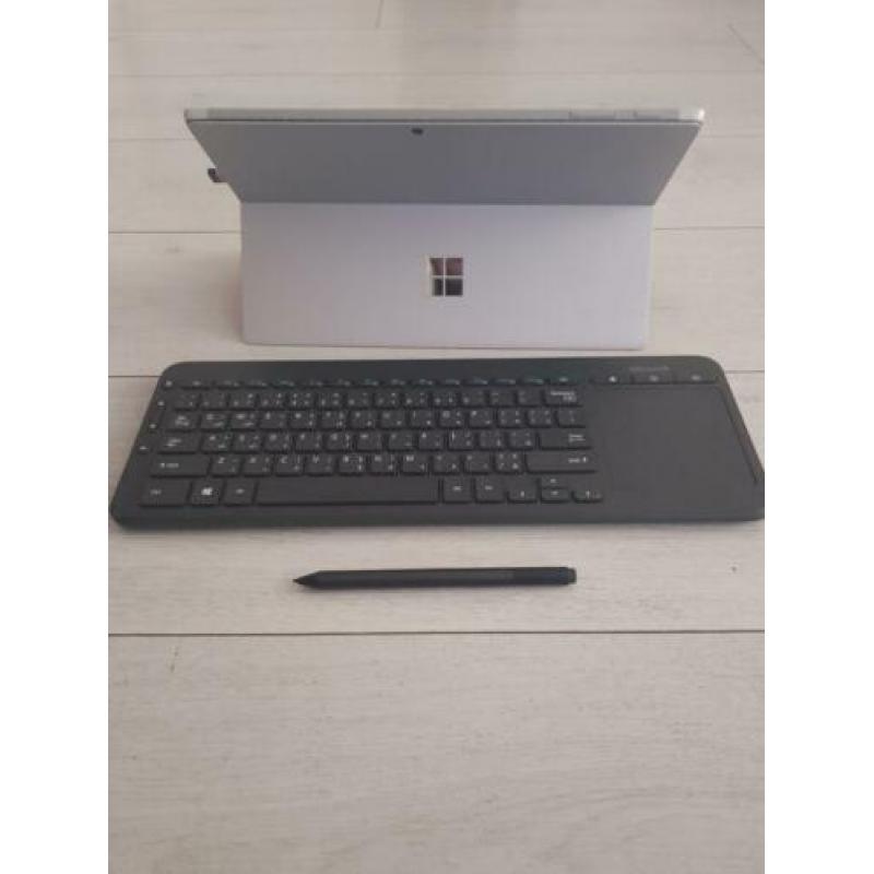 Microsoft pro 5 128gb 4gb inclusief pen en toetsenbord