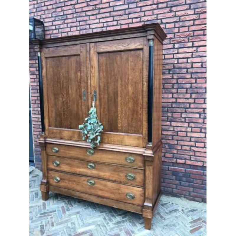 Antieke oud eiken kabinet kast 1850 buffetkast servieskast