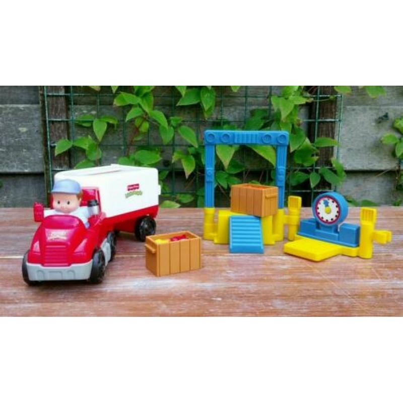 FP * Little People - Tractor met aanhanger & accessoires