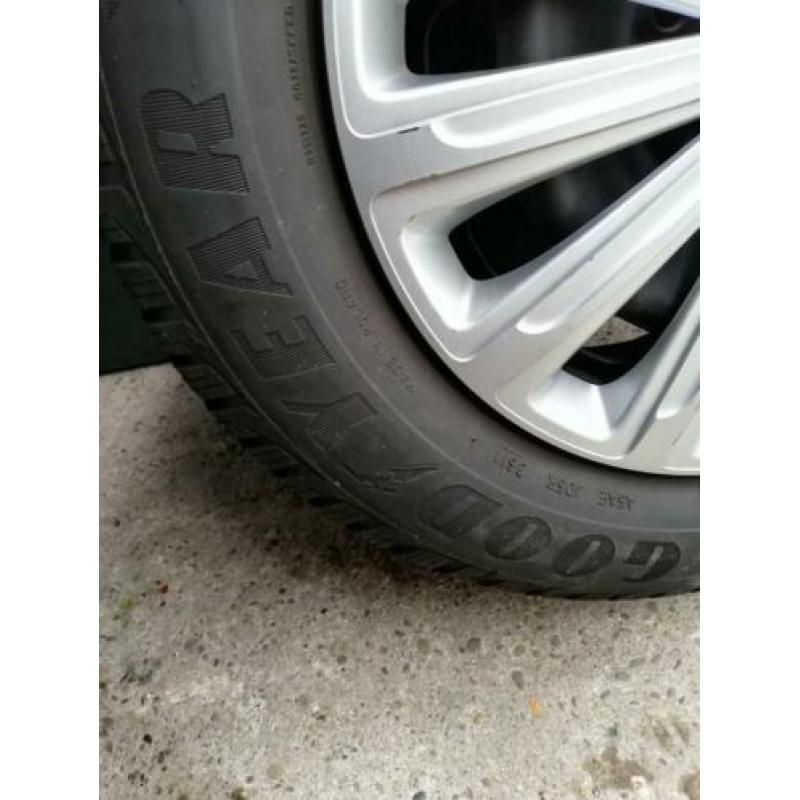 Goodyear ultragrip8. 5x108 winterbanden op stalen velg