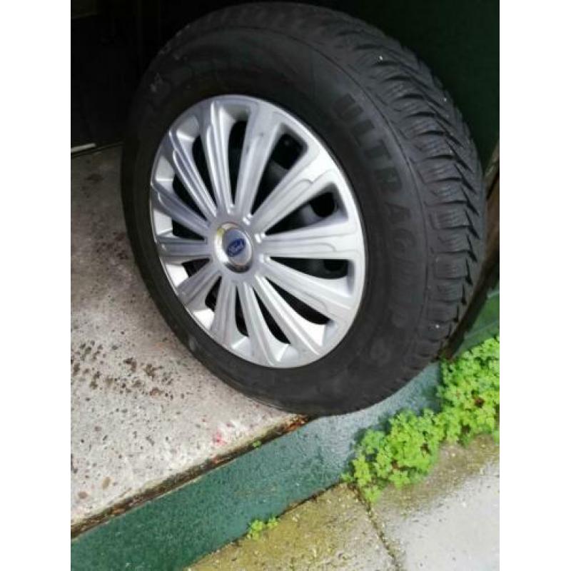 Goodyear ultragrip8. 5x108 winterbanden op stalen velg