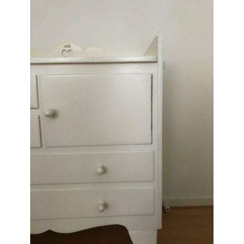 Mooie witte commode brocante