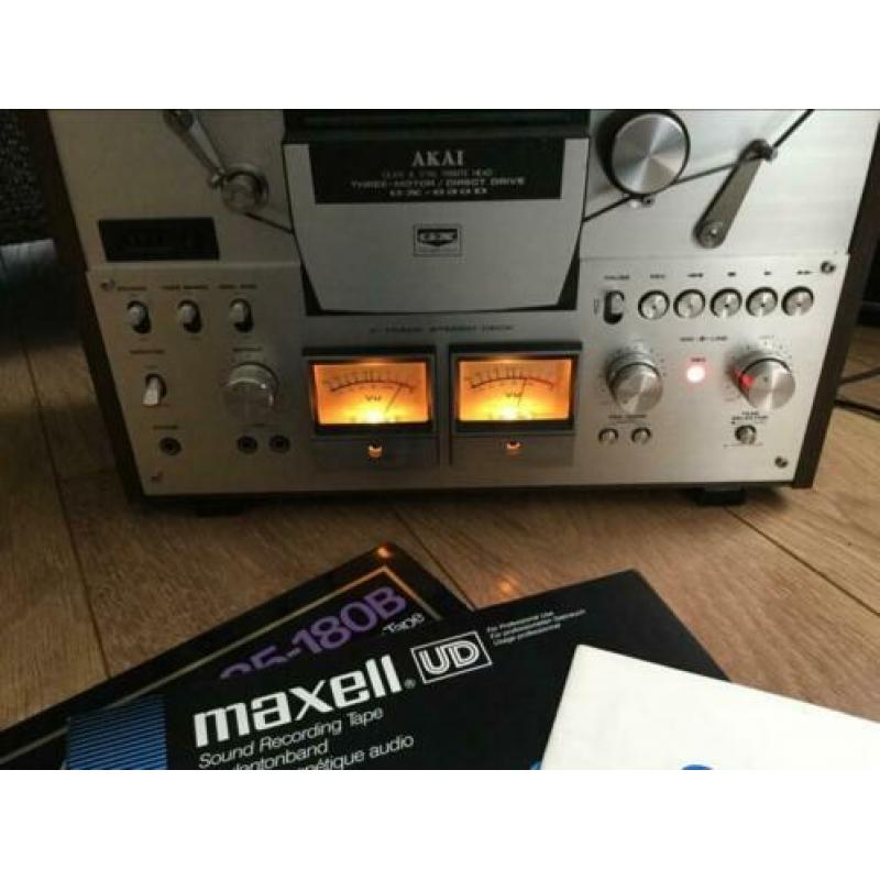 Akai bandrecorder GX 630 + 2 Maxwell banden + boekje