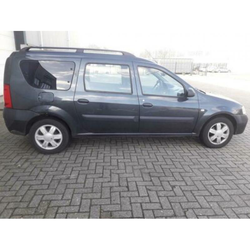 ?Dacia logan 7 persoons?