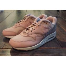 Z.G.A.N. Maat: 37,5 Nike Air Max dames kleur: Beige/oud roze