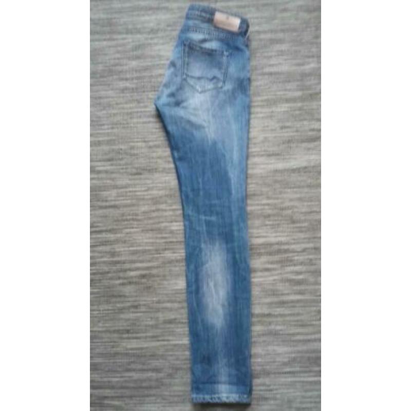 Dames stretch jeans maat 27/32.