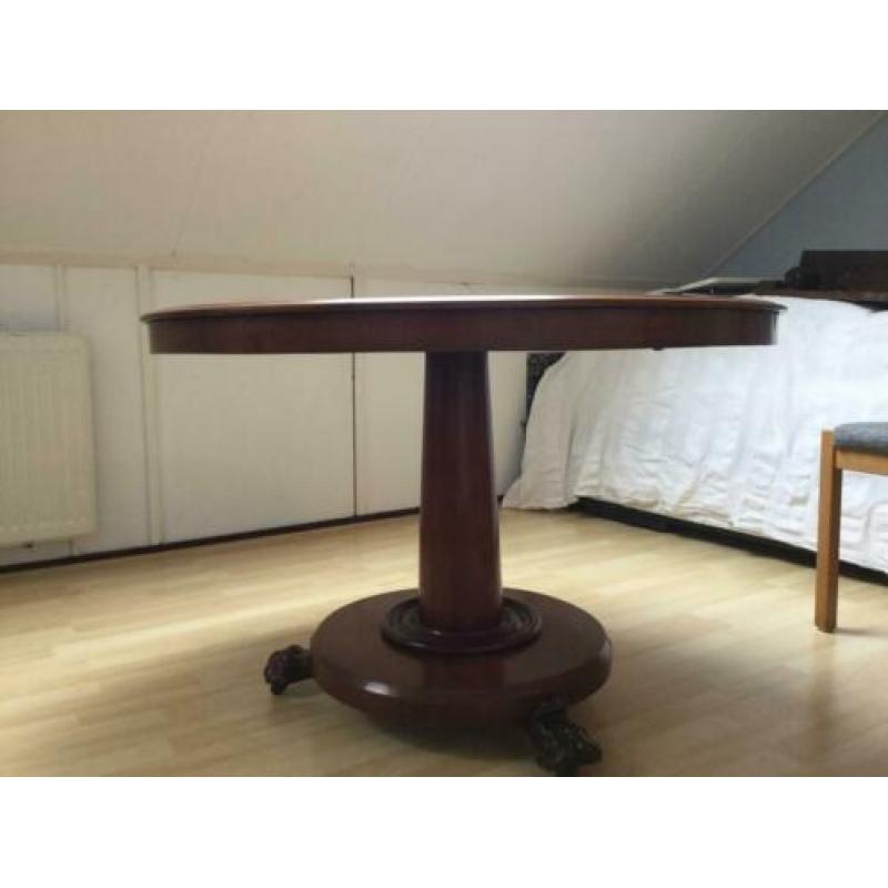 Antieke mahoniehouten tilt table(Engels)