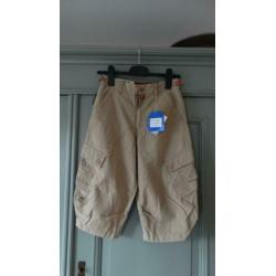 NIEUW Rags zandkleurige 3/4 broek, maat 146