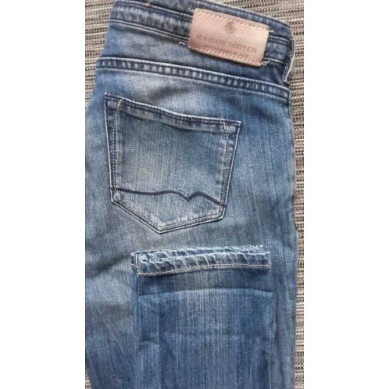 Dames stretch jeans maat 27/32.