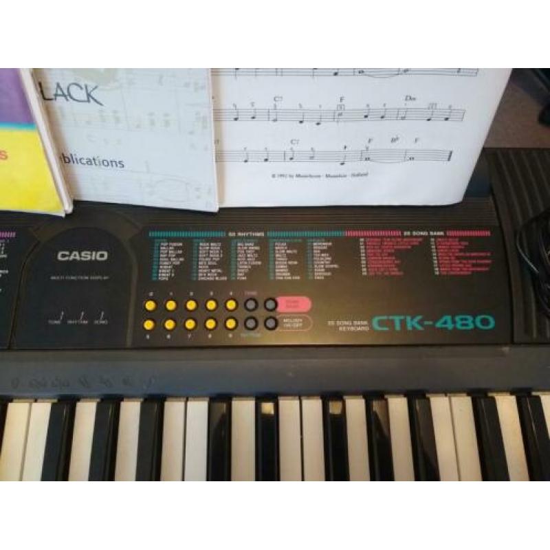 Casio CTK-480 incl stander en adapter