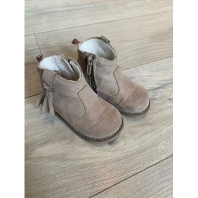 88. H&M schoentjes laarsjes beige maat 22