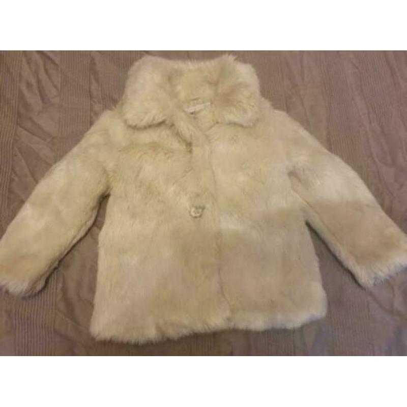 Super leuke Fake fur, bont achtige jas maat 98