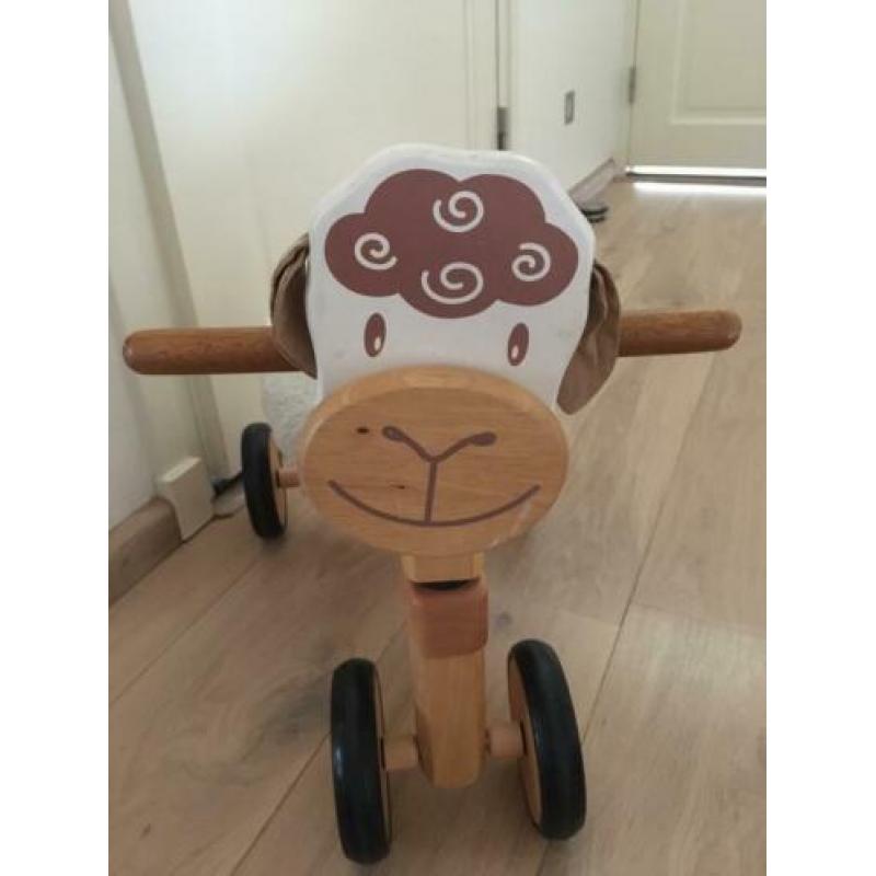 Houten loopfiets schaap