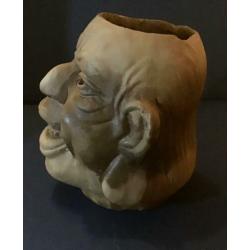 Vintage japanse daruma van steen terracotta hoofd